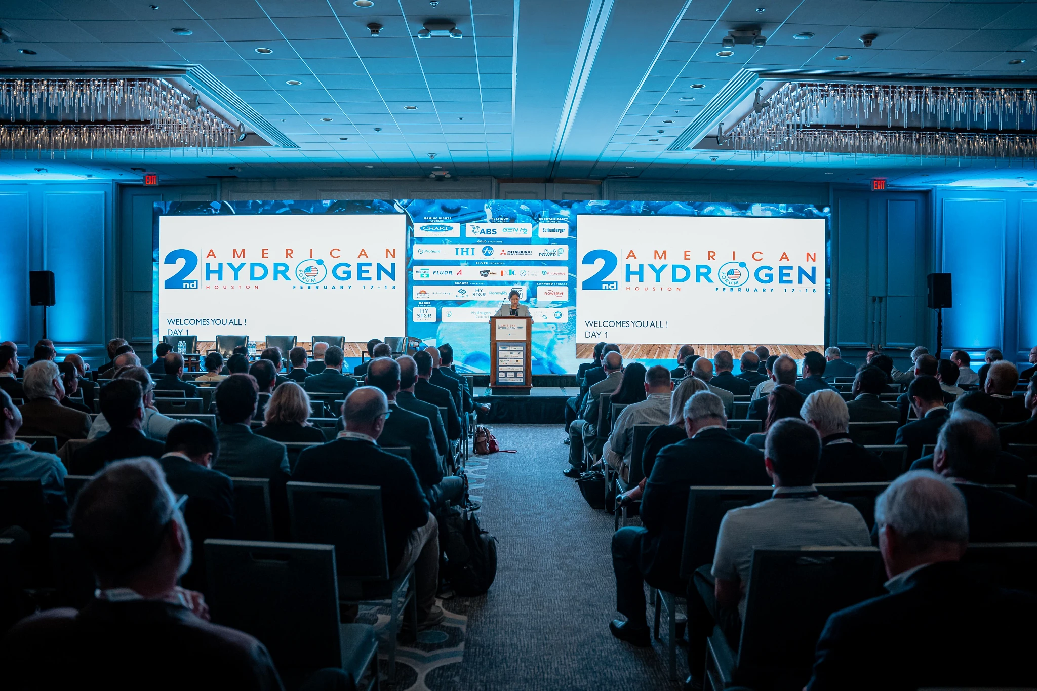 论坛主席Rakhi Oli在第二届美国氢能论坛上致开幕致欢迎与会者